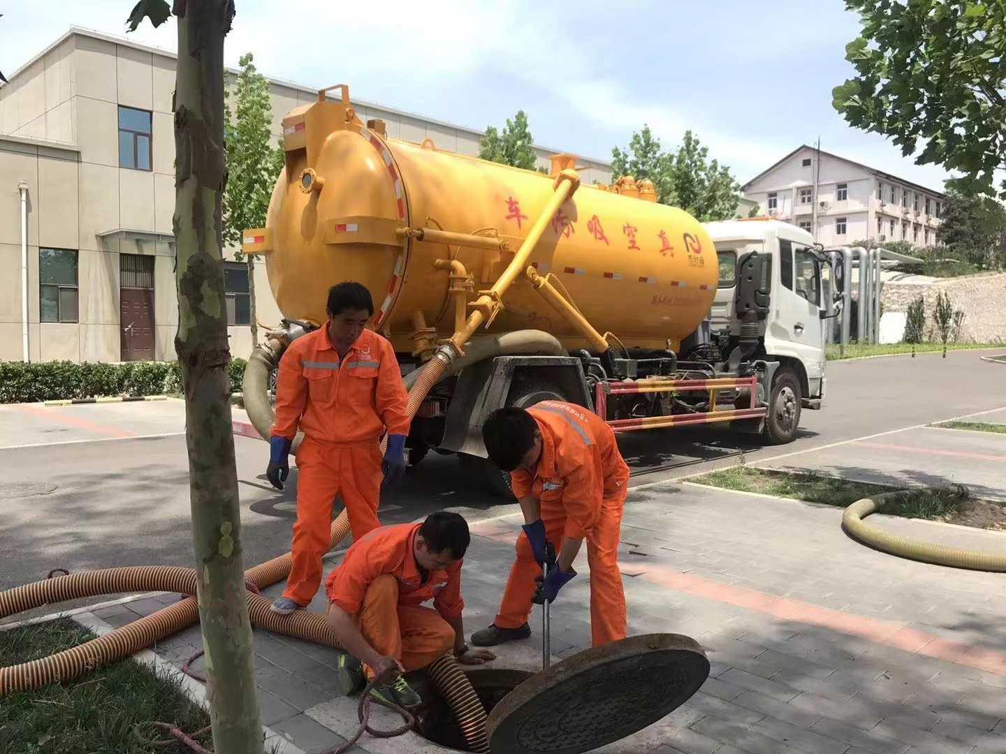 黄冈化粪池清理与5-8吨吸粪车施工效率分析